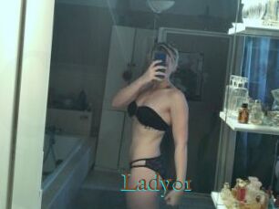 Lady01