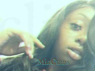 MiaCums