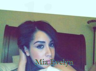 Mia_Evelyn